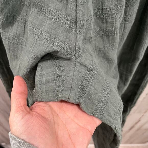 Aerie Green Cropped Pants - Picture 5 of 8